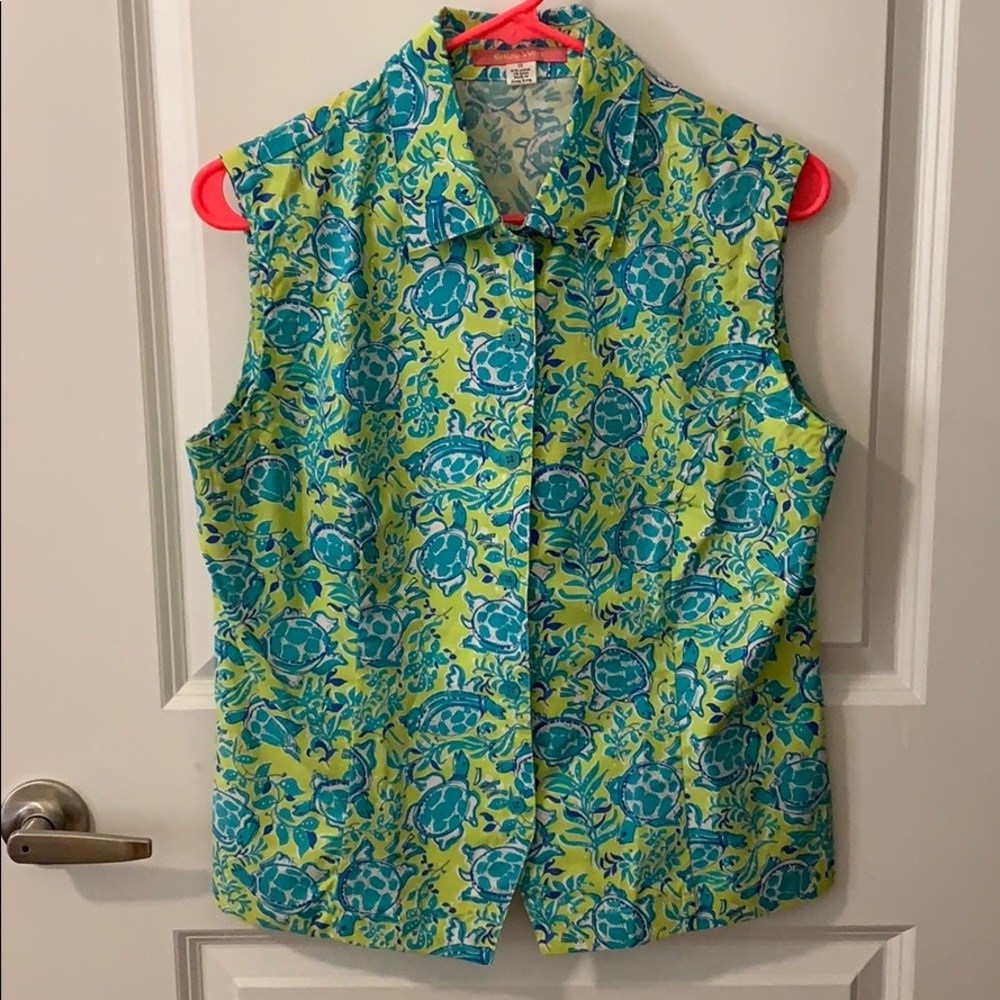 Turtle Print Top (bust 19” length 21.5”)
